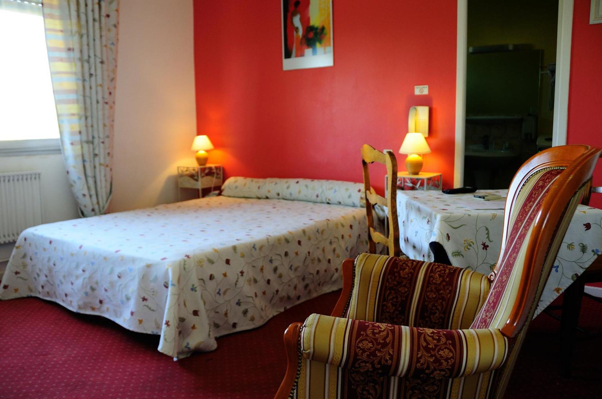 סלון-דה-פרובנס Logis Hotel Du Midi מראה חיצוני תמונה