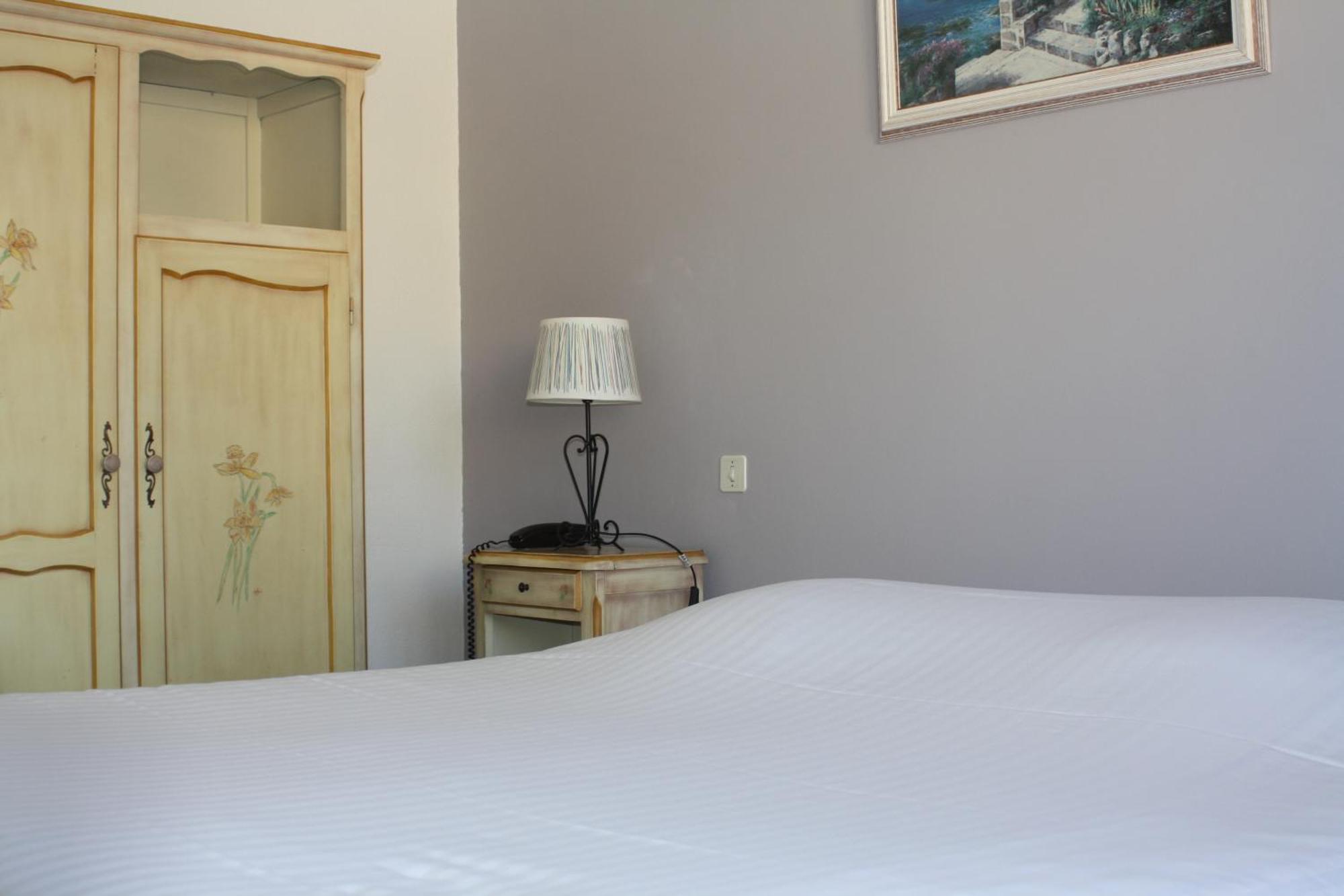 סלון-דה-פרובנס Logis Hotel Du Midi מראה חיצוני תמונה