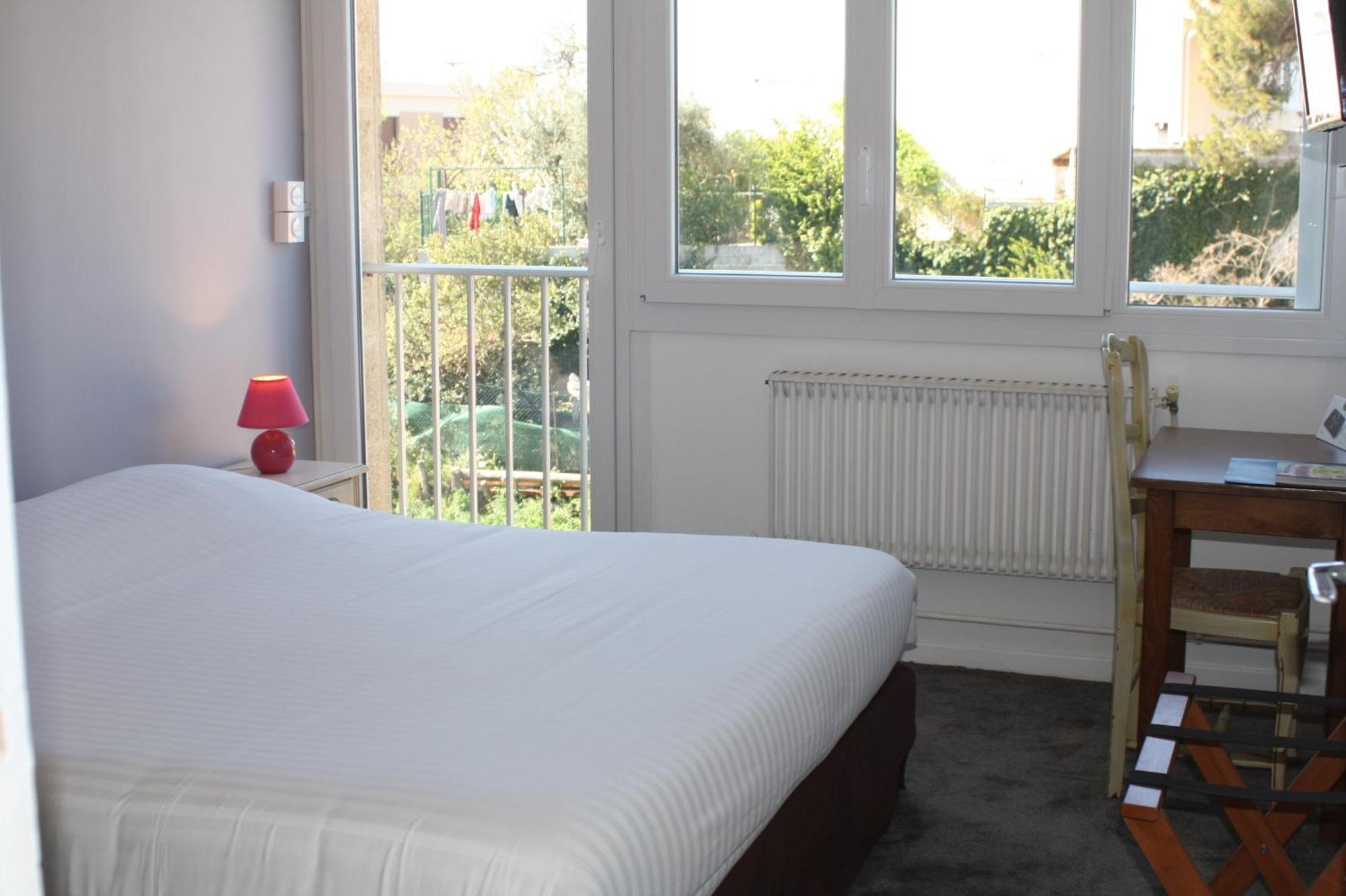 סלון-דה-פרובנס Logis Hotel Du Midi מראה חיצוני תמונה
