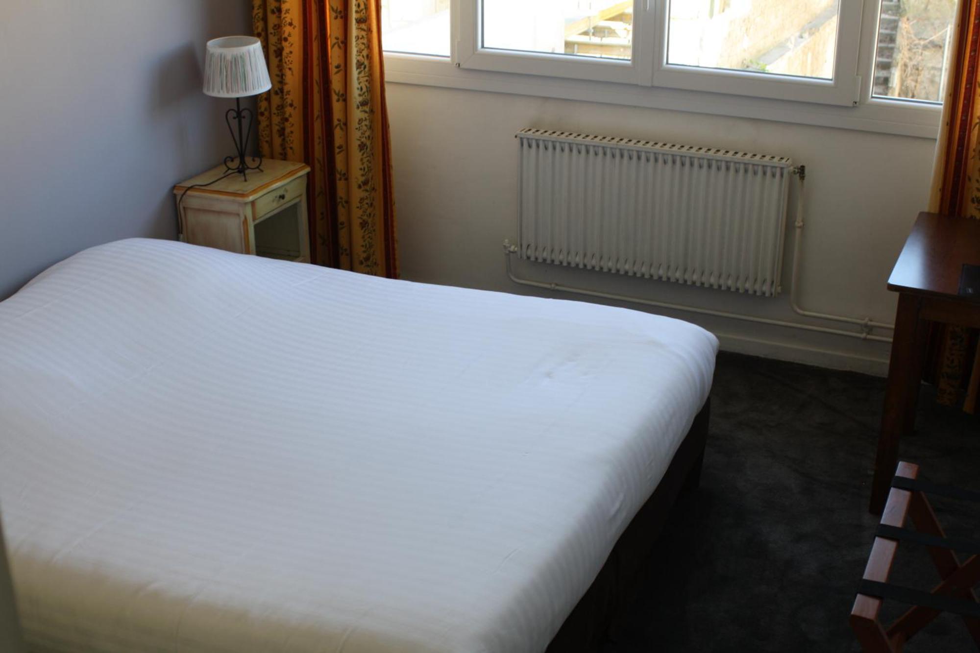 סלון-דה-פרובנס Logis Hotel Du Midi מראה חיצוני תמונה