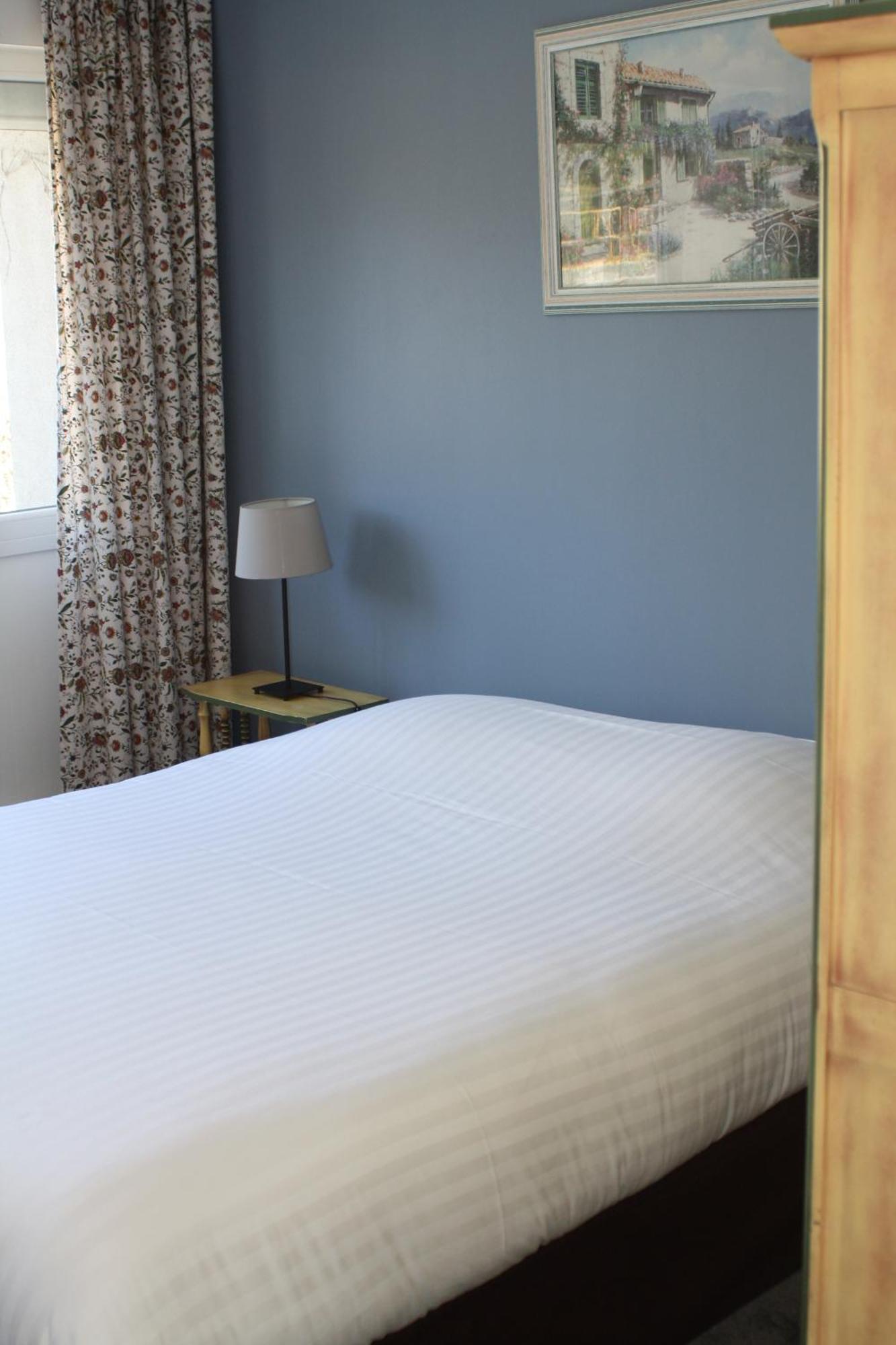סלון-דה-פרובנס Logis Hotel Du Midi מראה חיצוני תמונה