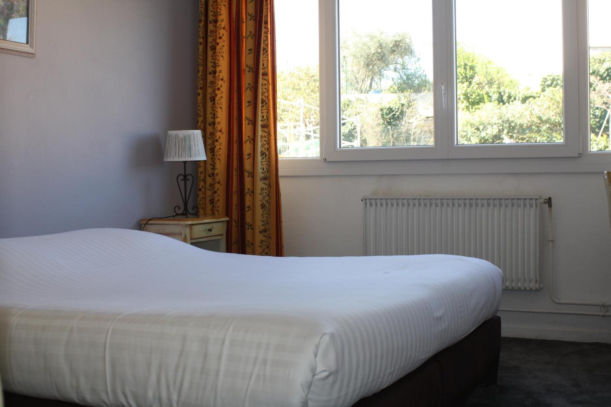 סלון-דה-פרובנס Logis Hotel Du Midi מראה חיצוני תמונה