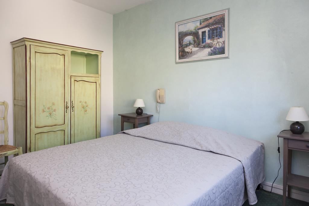 סלון-דה-פרובנס Logis Hotel Du Midi מראה חיצוני תמונה