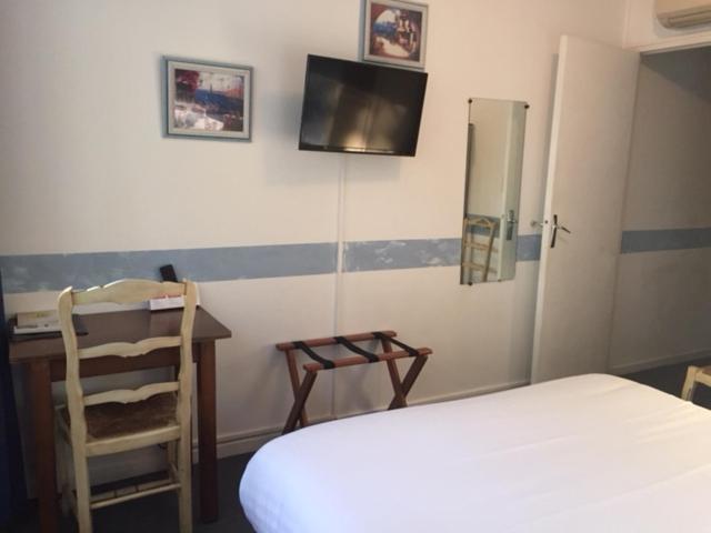 סלון-דה-פרובנס Logis Hotel Du Midi מראה חיצוני תמונה