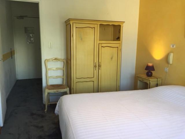 סלון-דה-פרובנס Logis Hotel Du Midi מראה חיצוני תמונה