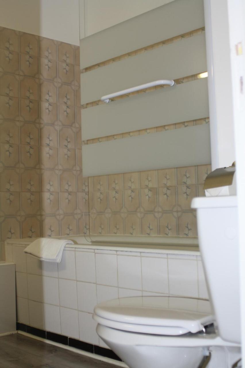 סלון-דה-פרובנס Logis Hotel Du Midi מראה חיצוני תמונה
