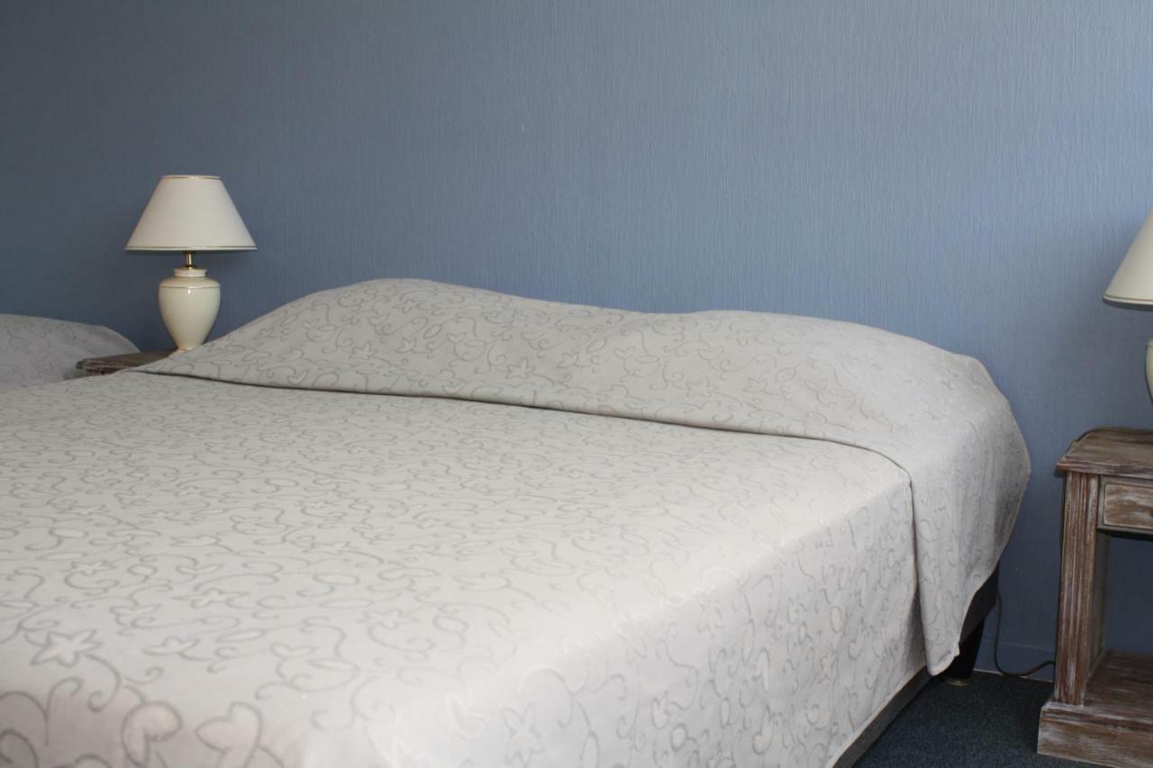סלון-דה-פרובנס Logis Hotel Du Midi מראה חיצוני תמונה